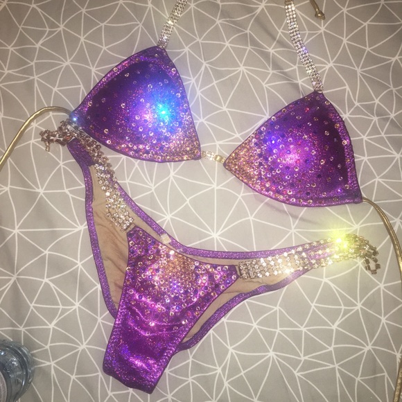 RAVISH SANDS competition suit! - Picture 1 of 6